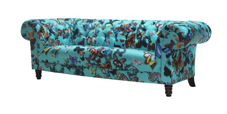 sofa azul com borboletas