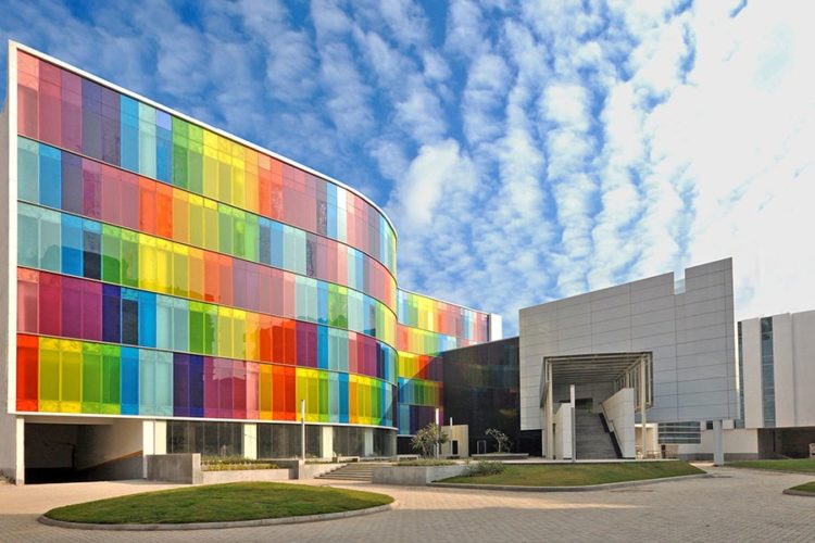 Edifícios coloridos pelo mundo, Museu EMP, Seattle, EUA