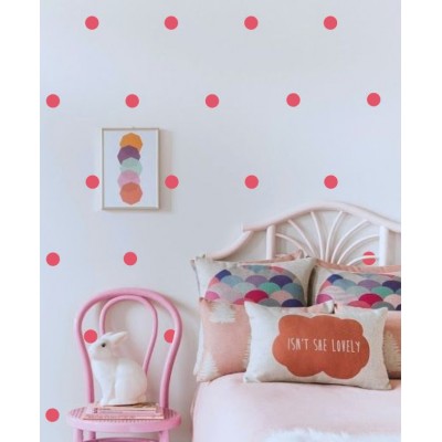 24 fotos de quartos estilosos para as meninas. Papel de parede com bolinhas rosa;.