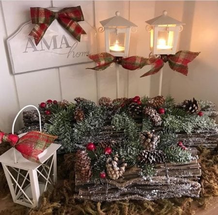 galhos e pinhas para decorara a mesa de Natal.