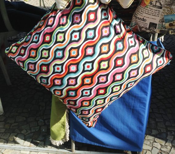almofadas na praça general osorio