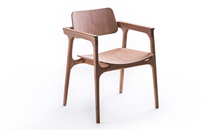 Cadeira Ditta em madeira - do estúdio Nada se Leva para Lider