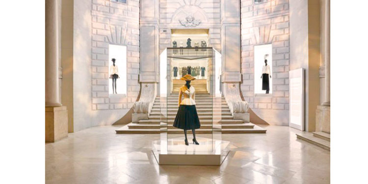 A exposição dos 70 anos de Christian Dior