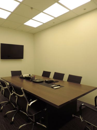 sala de reunião no projeto de saad Larcipretti