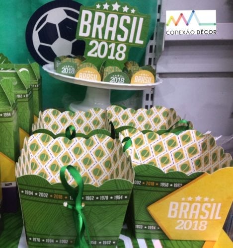 Dicas e inspirações para receber os amigos nos jogos da Copa do Mundo 2018.. Caixinhas de papel para pipoca.