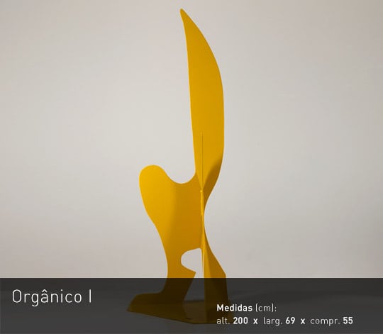 Escultura da artista plástica Virginia Sé. Alumino amarelo em forma organiza.