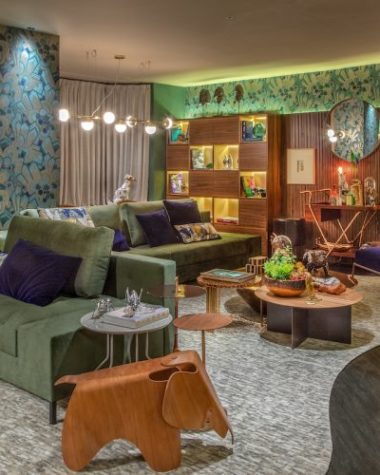 Estar do coliving , assinado por Jairo de Sender para CasaCor Rio 2018 e fotos de André Nazareth