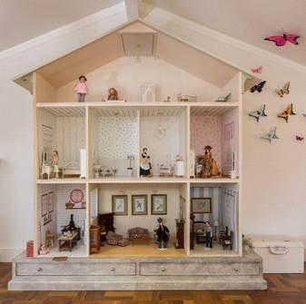 Projeto infantil reproduz perfeitamente, em miniatura, a clássica fazenda da família. Casinha de boneca.