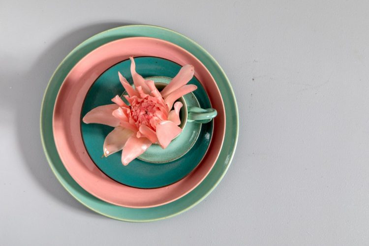 O tempo da cerâmica’, livro de uma das mais requisitadas ceramistas do país, Denise Stewart. Pratos e bowls