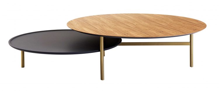 Duas mesas de centro redondas , uma preta e outra em madeira