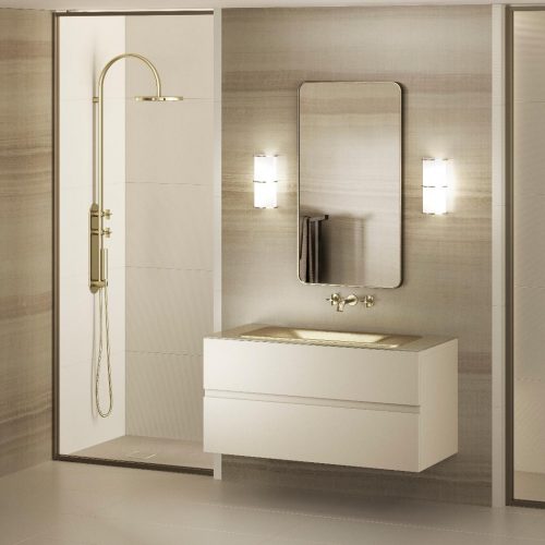 Banheiro com chuveiro, bancada branca e cuba dourada da linha Armani Casa.