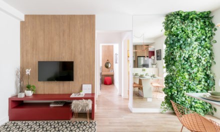 Apartamento valoriza iluminação natural e foca em integrar espaços e reabastecer as energias