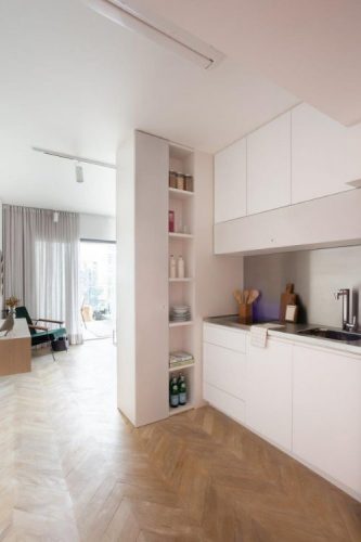 Um pequeno charmoso apartamento, situado na Vila Olímpia, com 45m² em edifício  que possui infraestrutura nas áreas comuns. Cozinha com armarios brancos