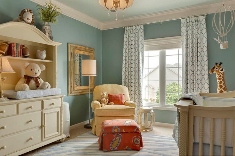 O poder das cores na decoração, quarto de criança em tons clarinhos de bege e azul.