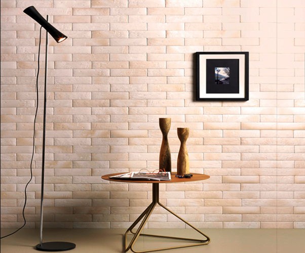 Diferentes formas de paginar cerâmicas e porcelanatos em pisos e paredes. Paede de tijolinho com a paginação transpasse 
