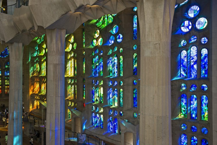 Vitrais da Sagrada Familia em Barcelona, obra de Gaudi
