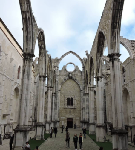 ruinas do Convento do Carmo, em Lisboa.
