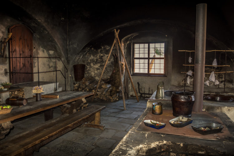 Uma cozinha na era medieval. 