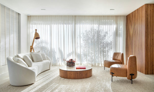 Conforto e acolhimento no apartamento de 450m2 com décor minimalista