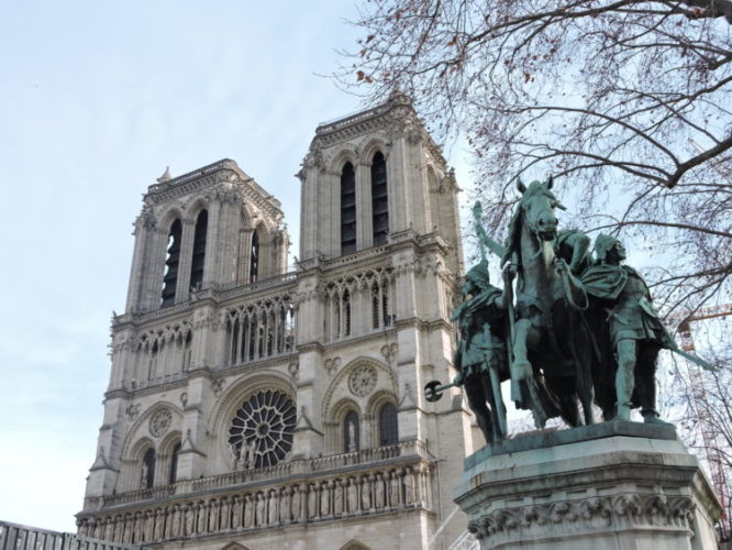 Construção gótica iniciada no final do século XII, a Notre Dame é a queridinha de Paris. / Foto: João Torres