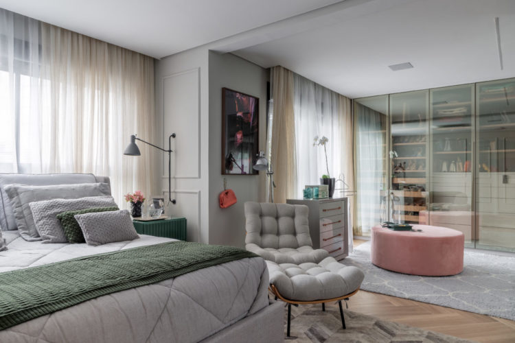 Por dentro do apartamento de uma arquiteta: confira detalhes do projeto de reforma de Ana Rozenblit, que criou uma residência elegante e criativa que mescla o clássico com o moderno.