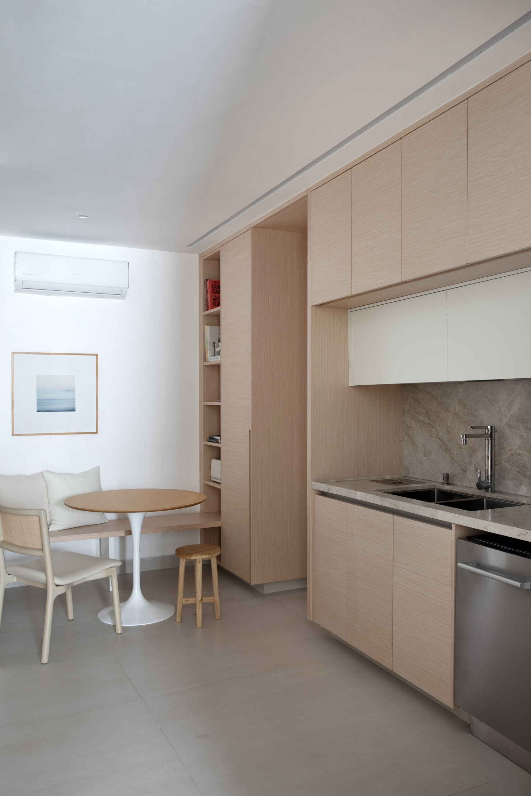 Estilo clean e minimalista no apartamento de 170 m² em Ipanema,