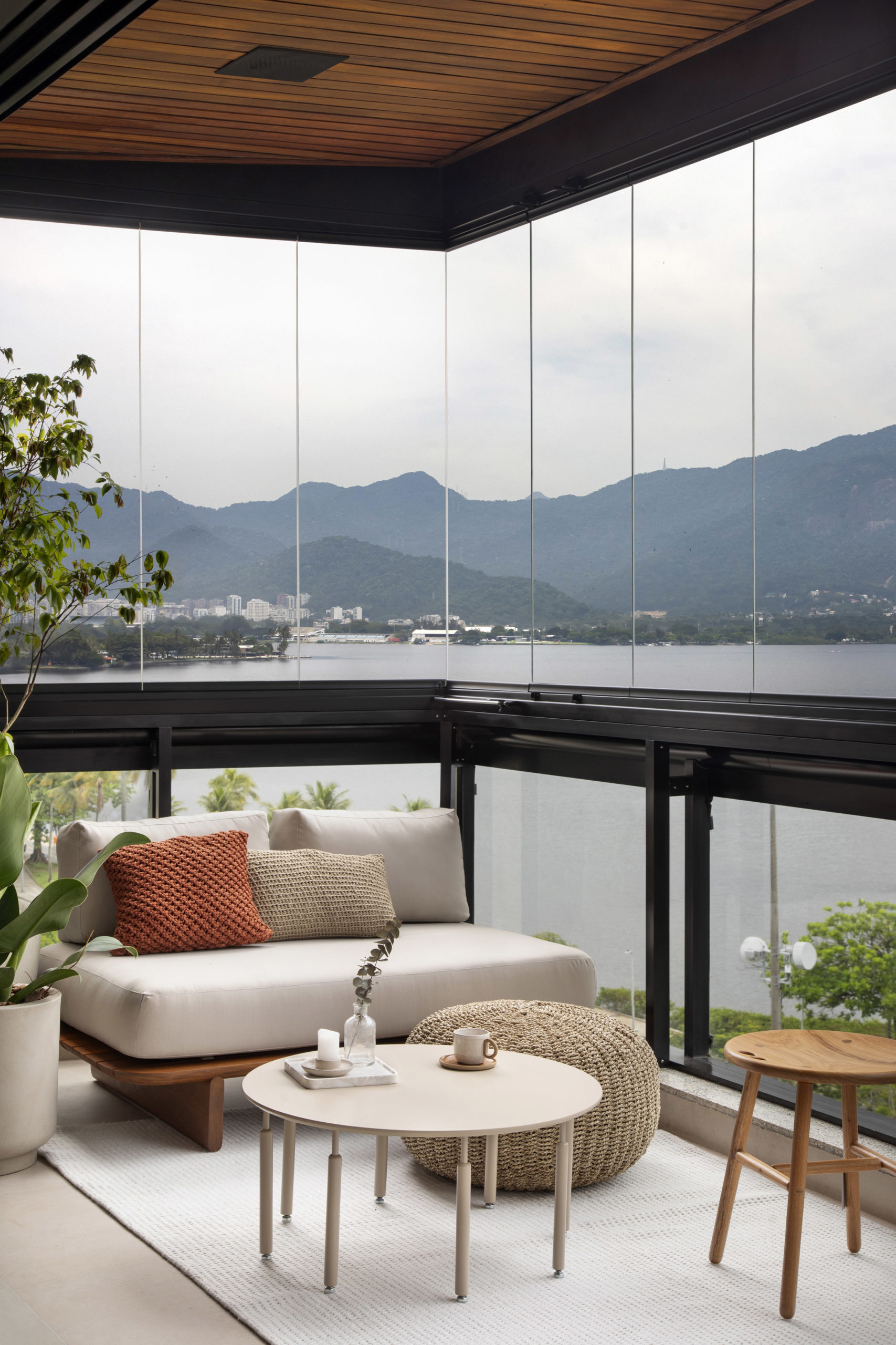 Varanda com vista para a Lagoa no Rio de Janeiro