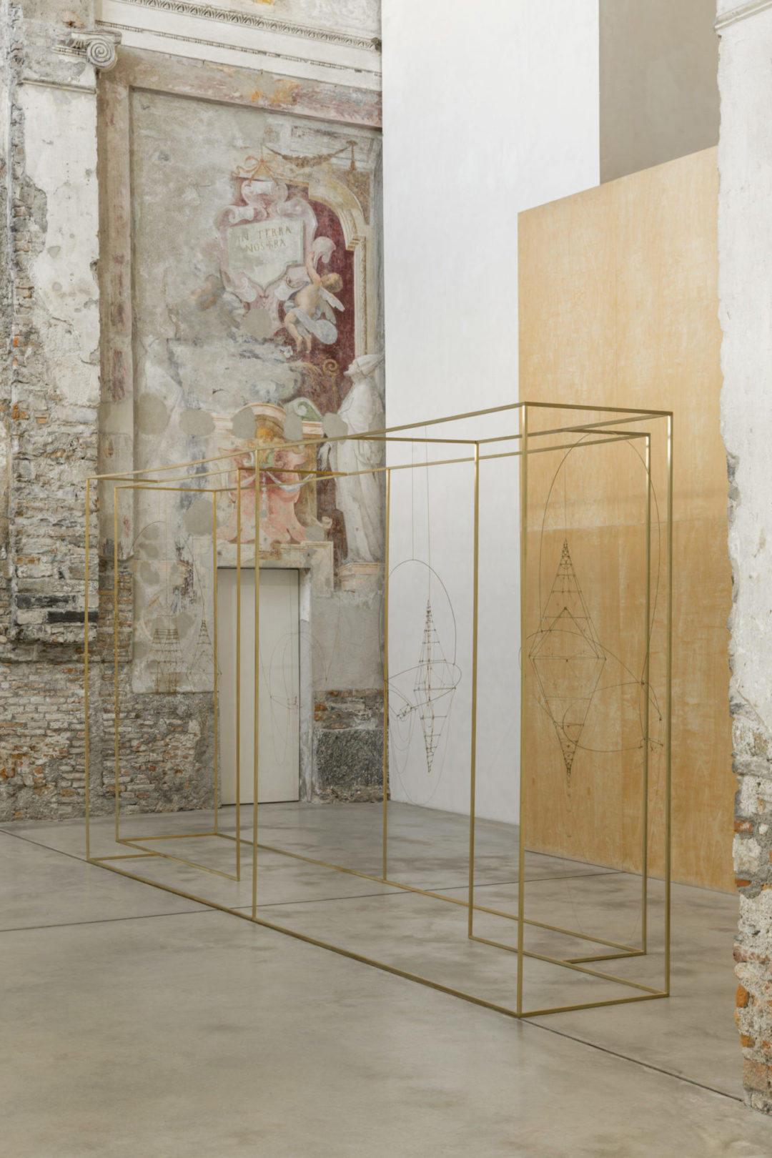 “Contemplation Room”: mostra de Jorinde Voigt no Borgovico 33.