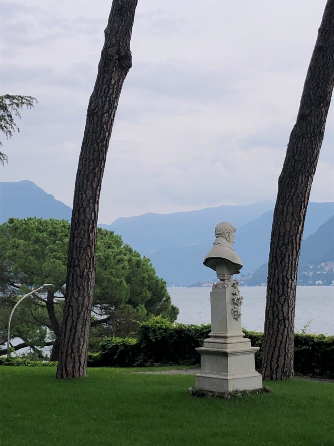 Jardim da Villa del Grumello, às margens do Lago de Como