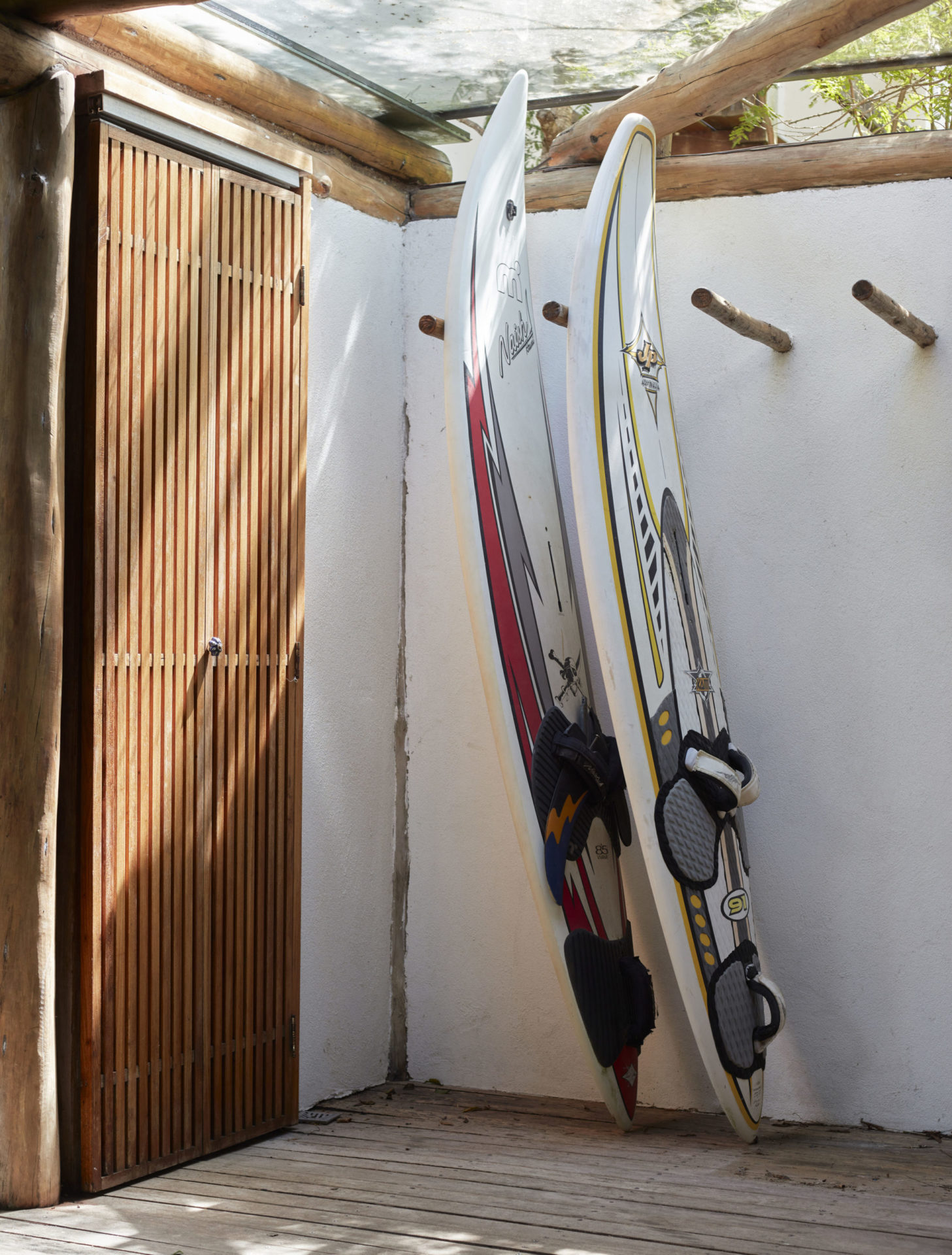 espaço para pranchas de surf