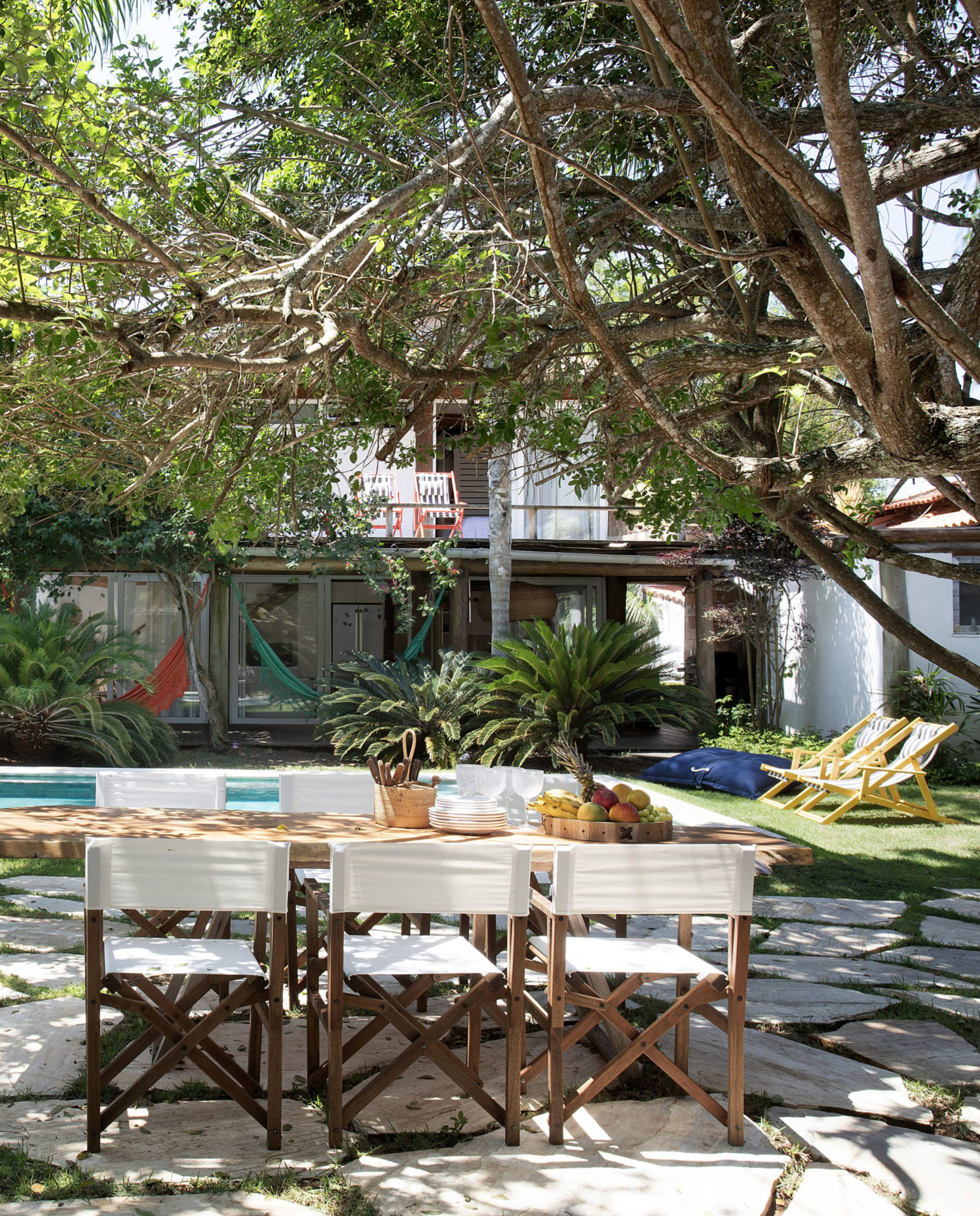 piscina e área externa de casa em búzios