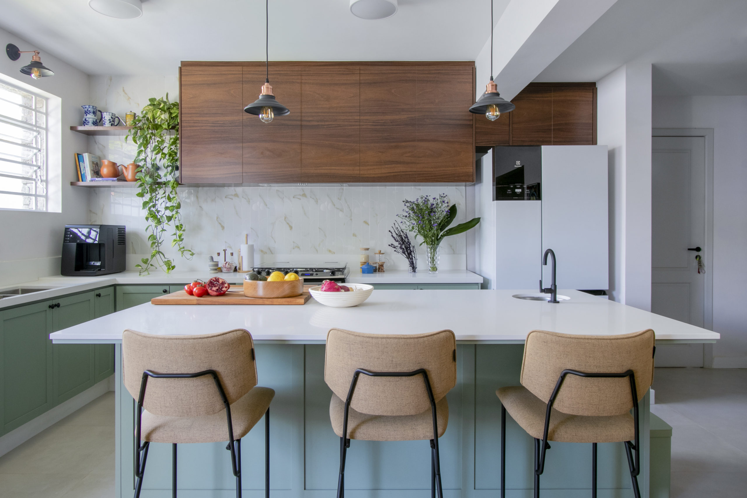 cozinha com banquetas