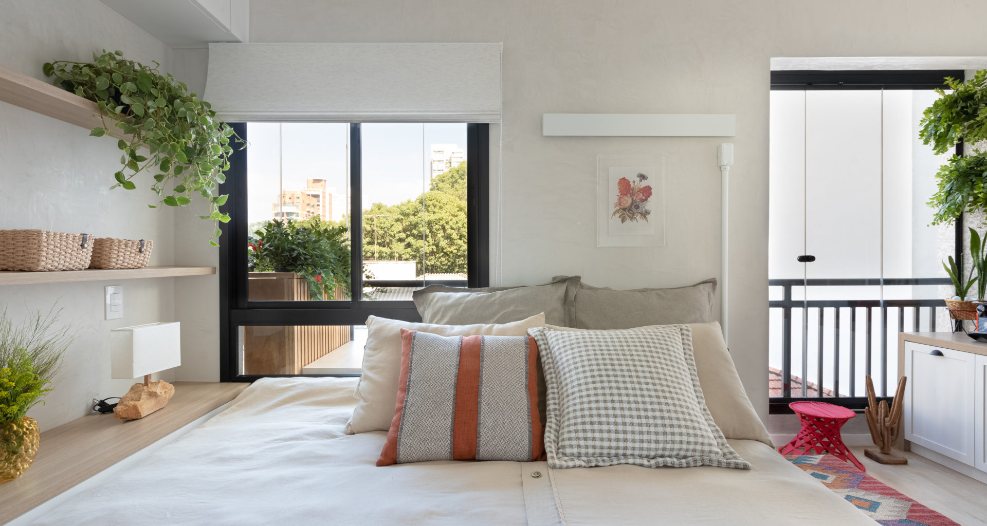 quarto boho chic com varanda