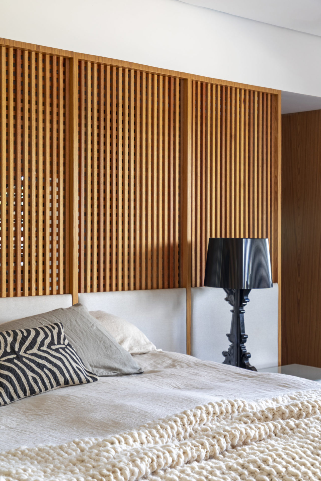 painel divisória em quarto de casal