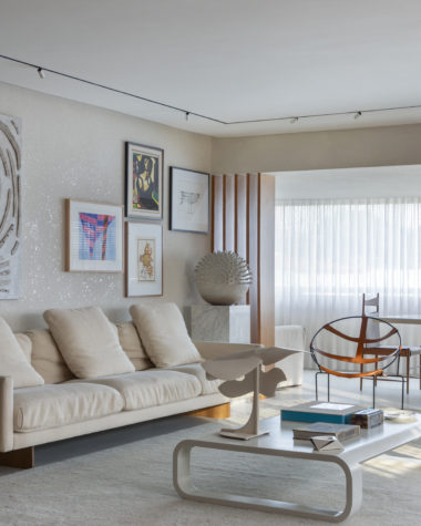 sala de estar com porcelanato ônix