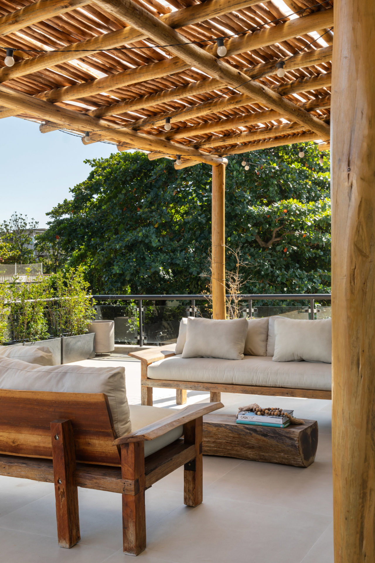 terraço com pérgola