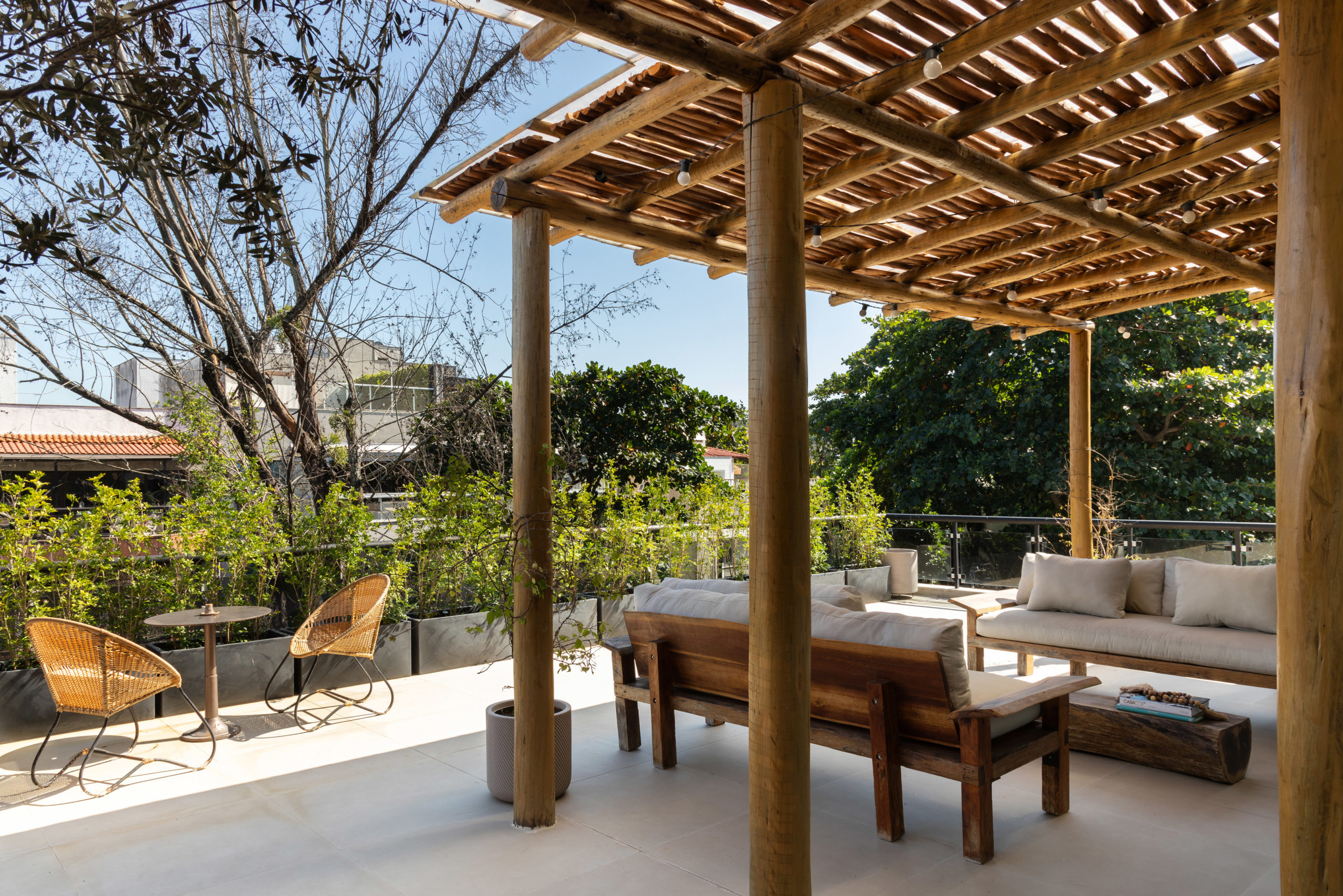 terraço com pérgola