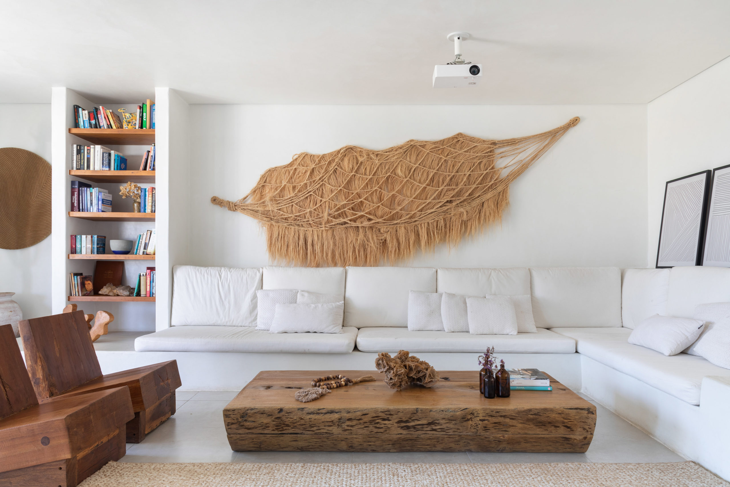 sala de estar com rede de sisal