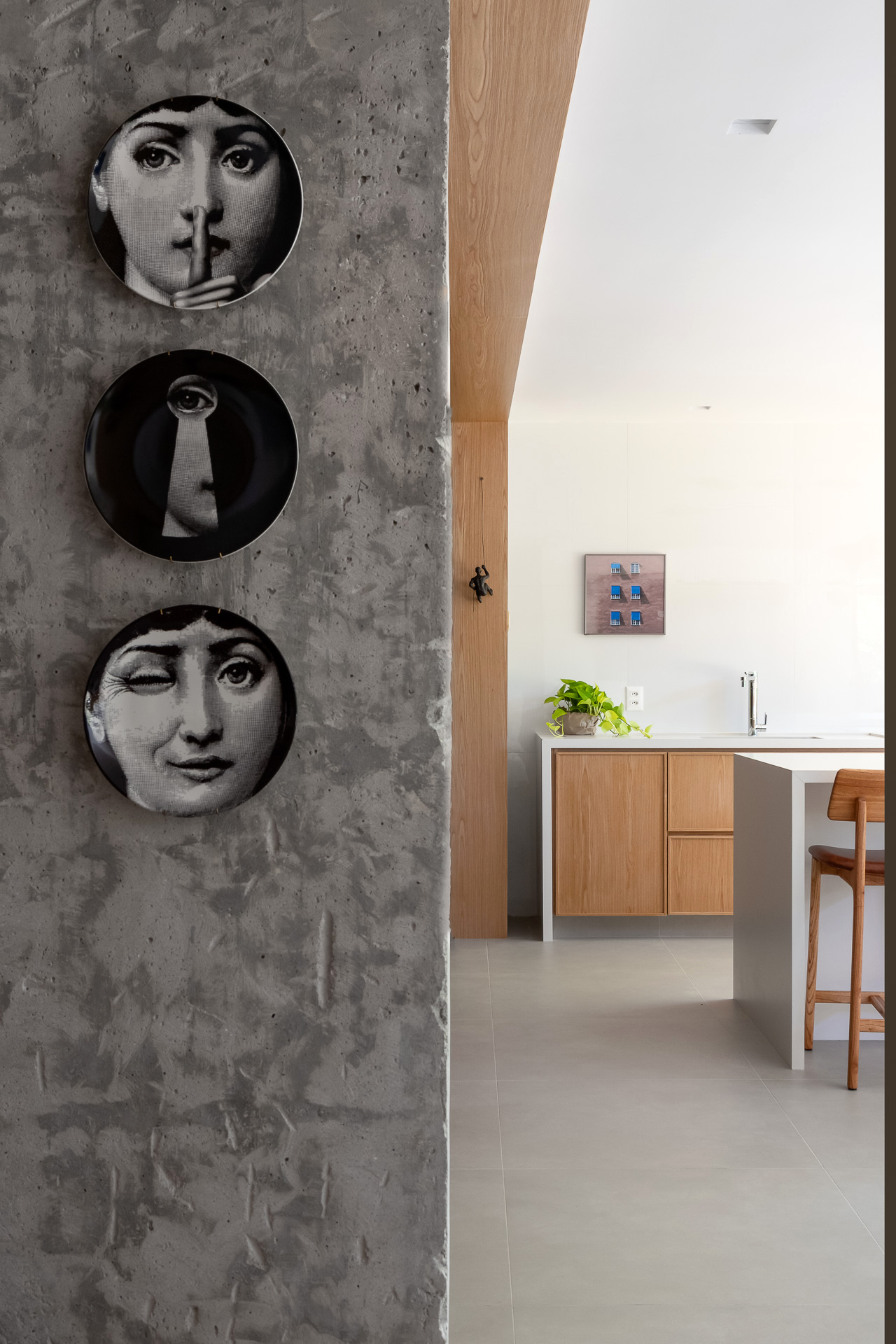 pratos decorativos em pilastra