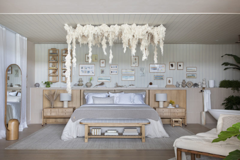 Quarto dos Sonhos com cama e cabeceira funcional de Paula Neder
