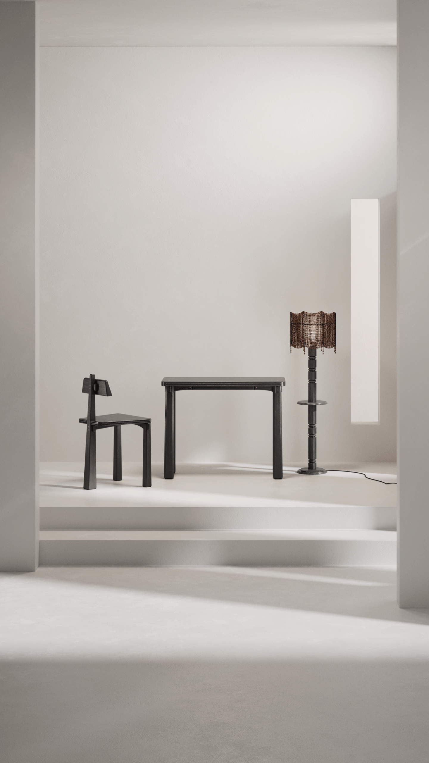 uma cadeira e uma luminária