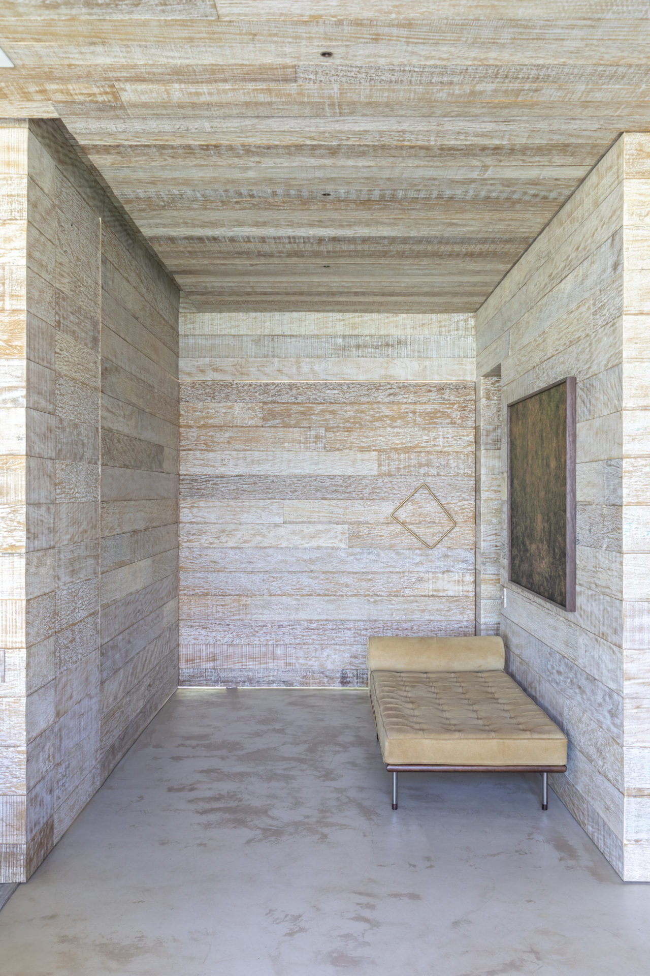 espaço para meditação com um sofá