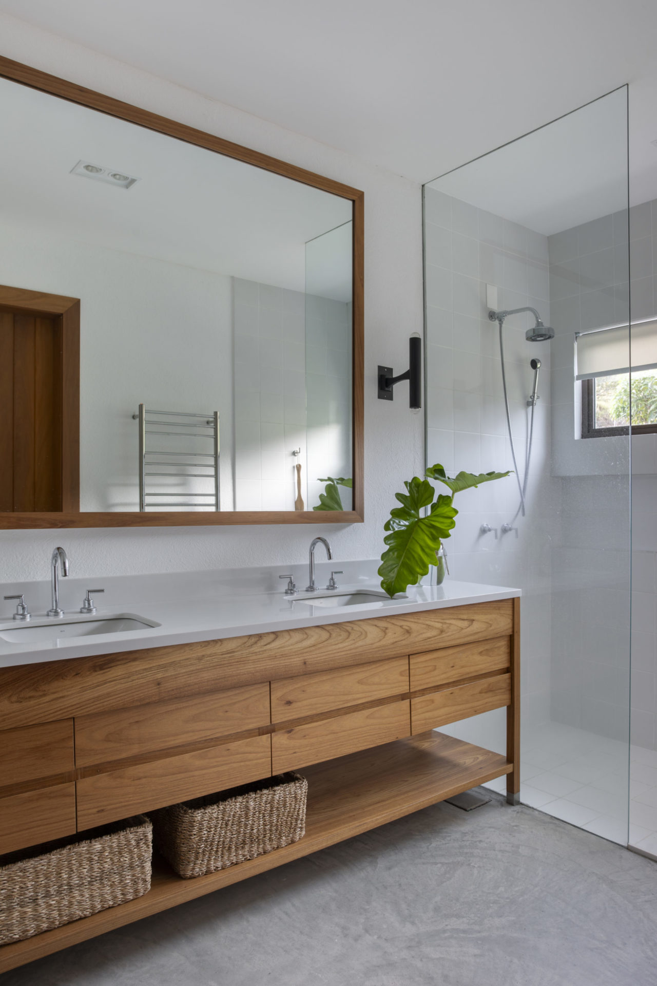 na foto banheiro em estilo minimalista