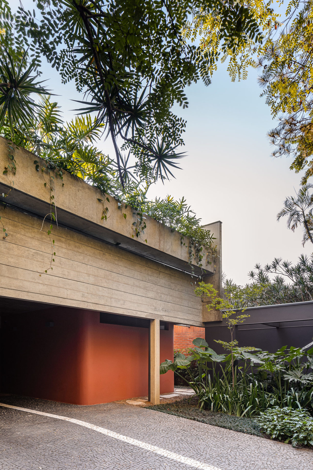 na foto garagem de uma casa dos anos 70 em São Paulo