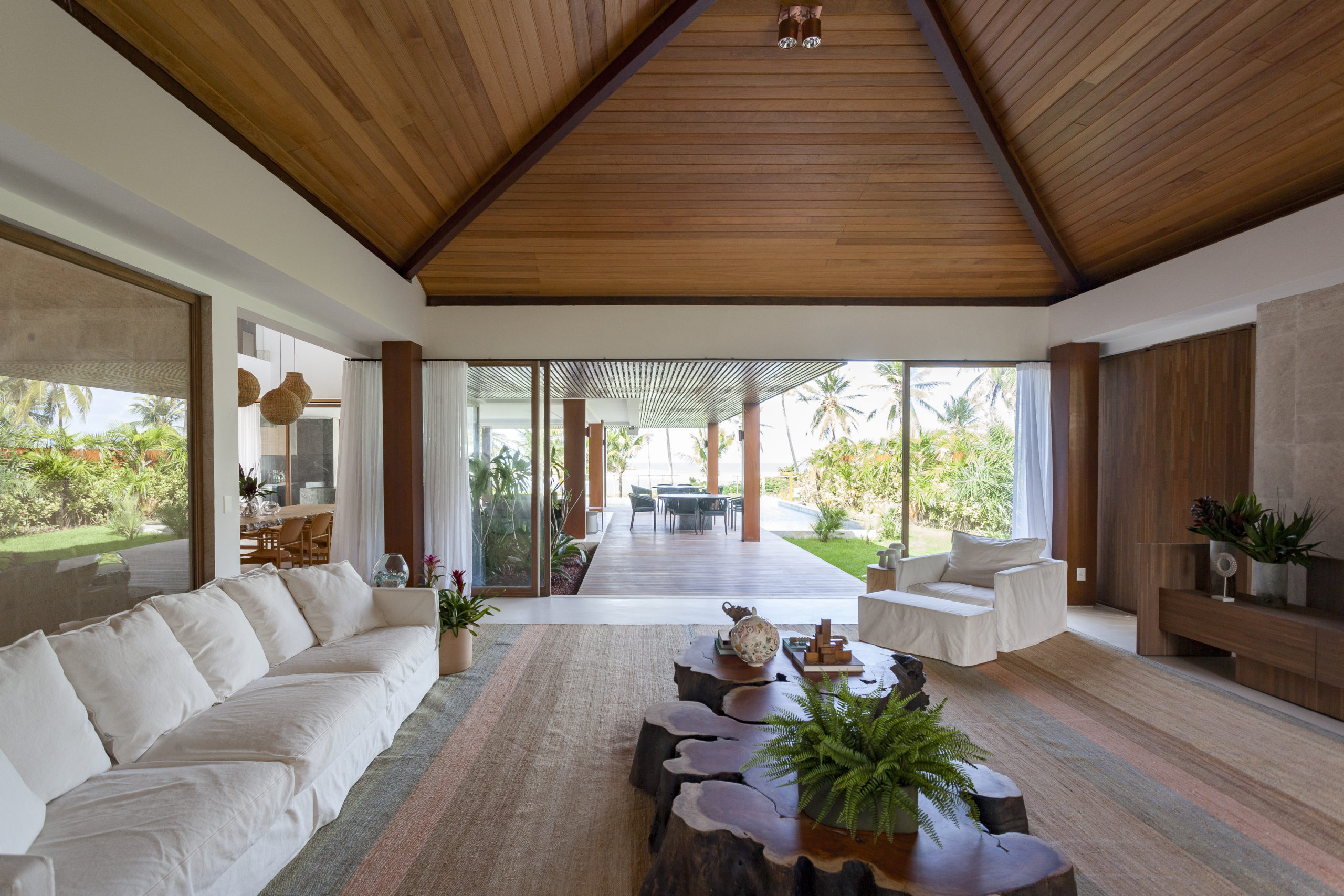 na foto sala de estar de casa de praia 