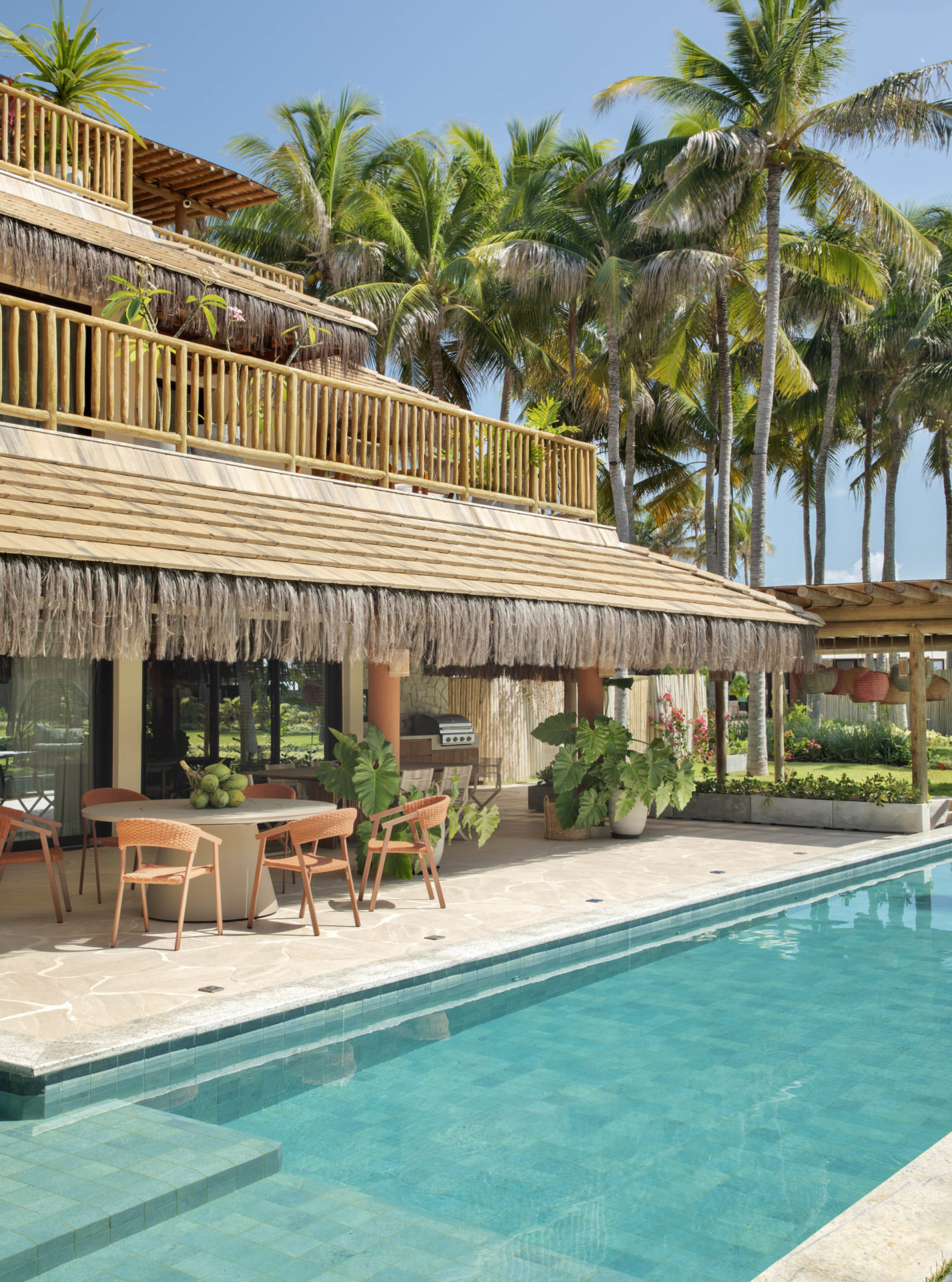 na foto casa de praia com piscina