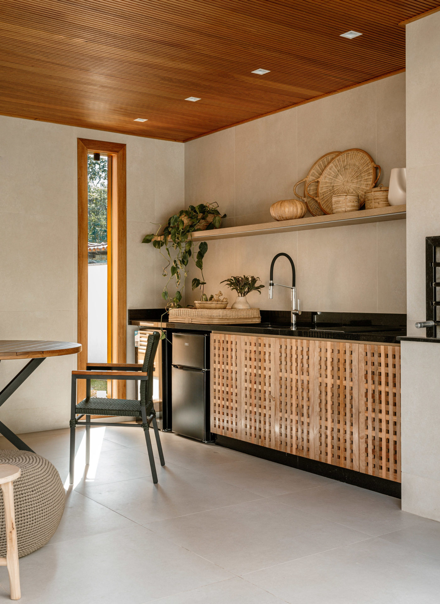 na foto área gourmet em casa térrea com piscina