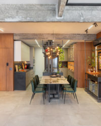 na foto sala de jantar, cozinha de loft com iluminação