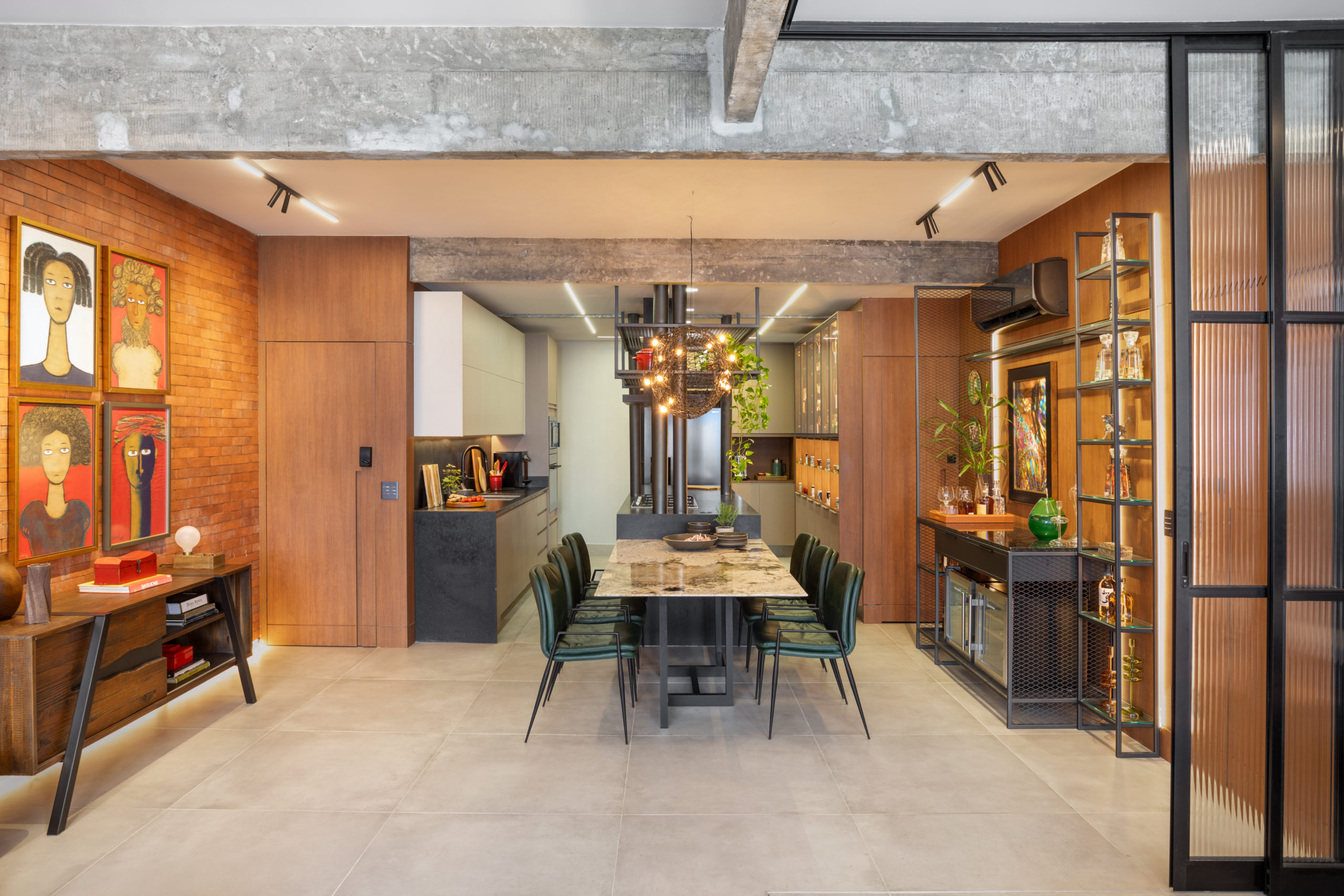 Apartamento em Copacabana ganha ares de loft cosmopolita