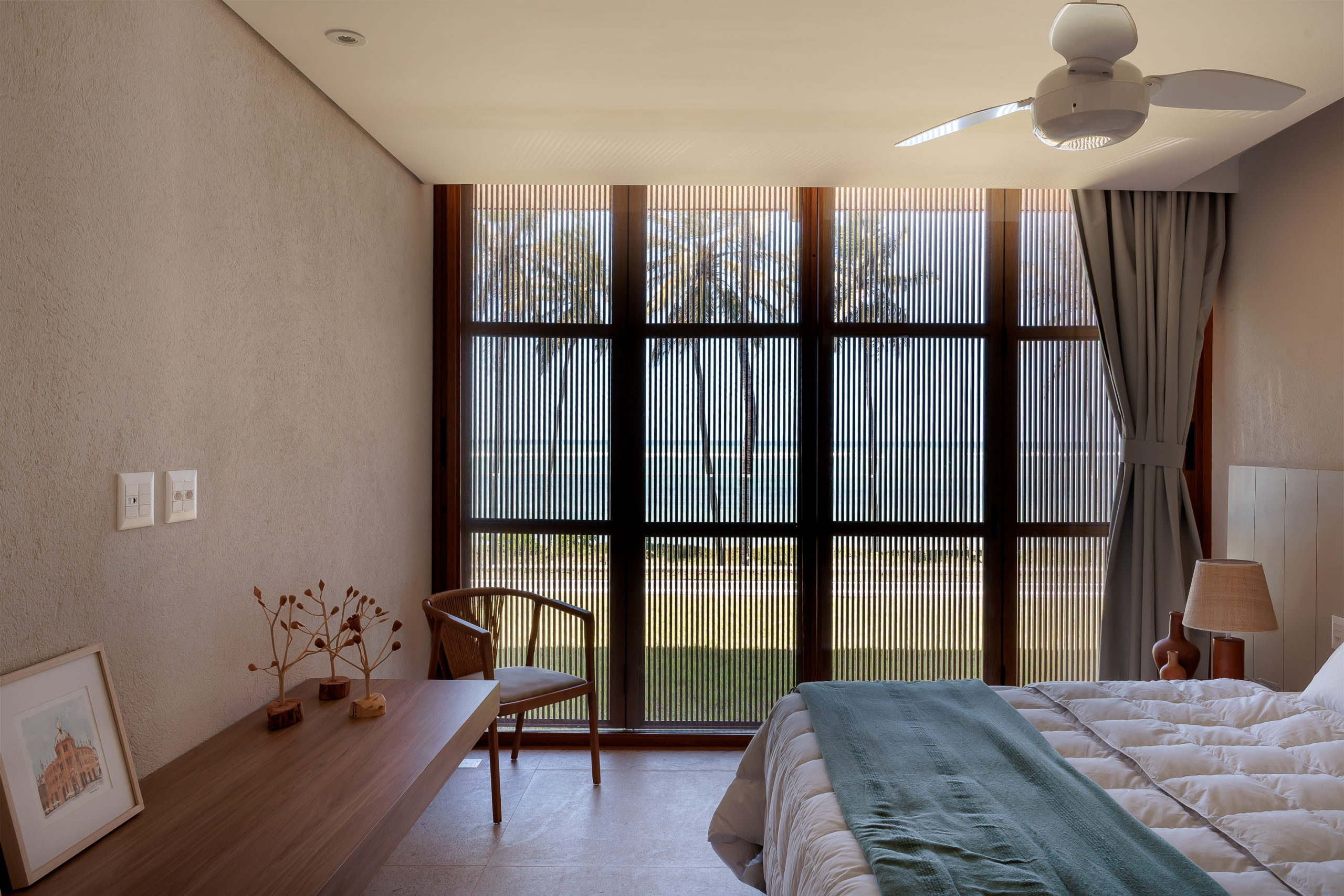 quarto com cama de casal